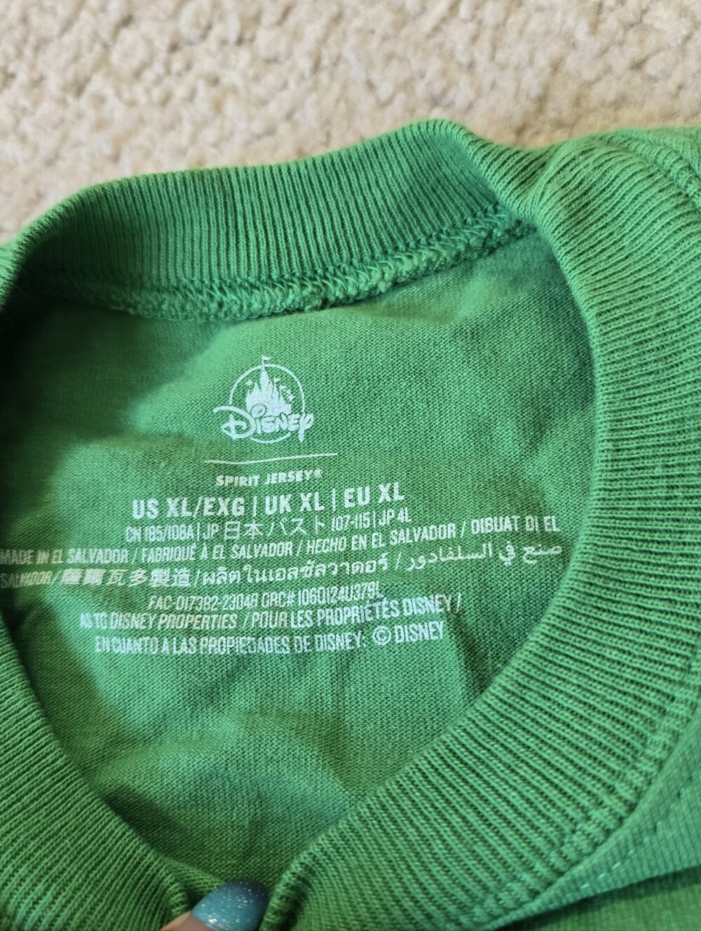 Disney Parks Classics Disneyland Holiday Greetings Spirit Jersey Green Adult NEW - Picture 7 of 15
